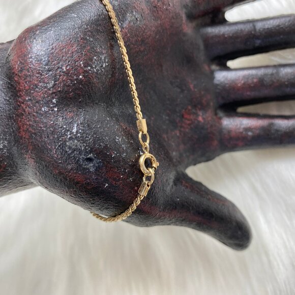 Vintage Avon Gold Tone Bar Patterned Wrist Chain Bracelet 7.5” - Picture 8 of 8